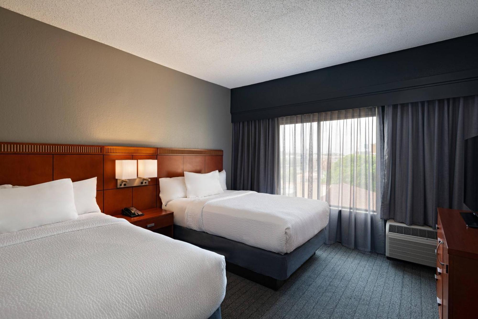 Hotel Courtyard By Marriott San Antonio Airport Exterior foto