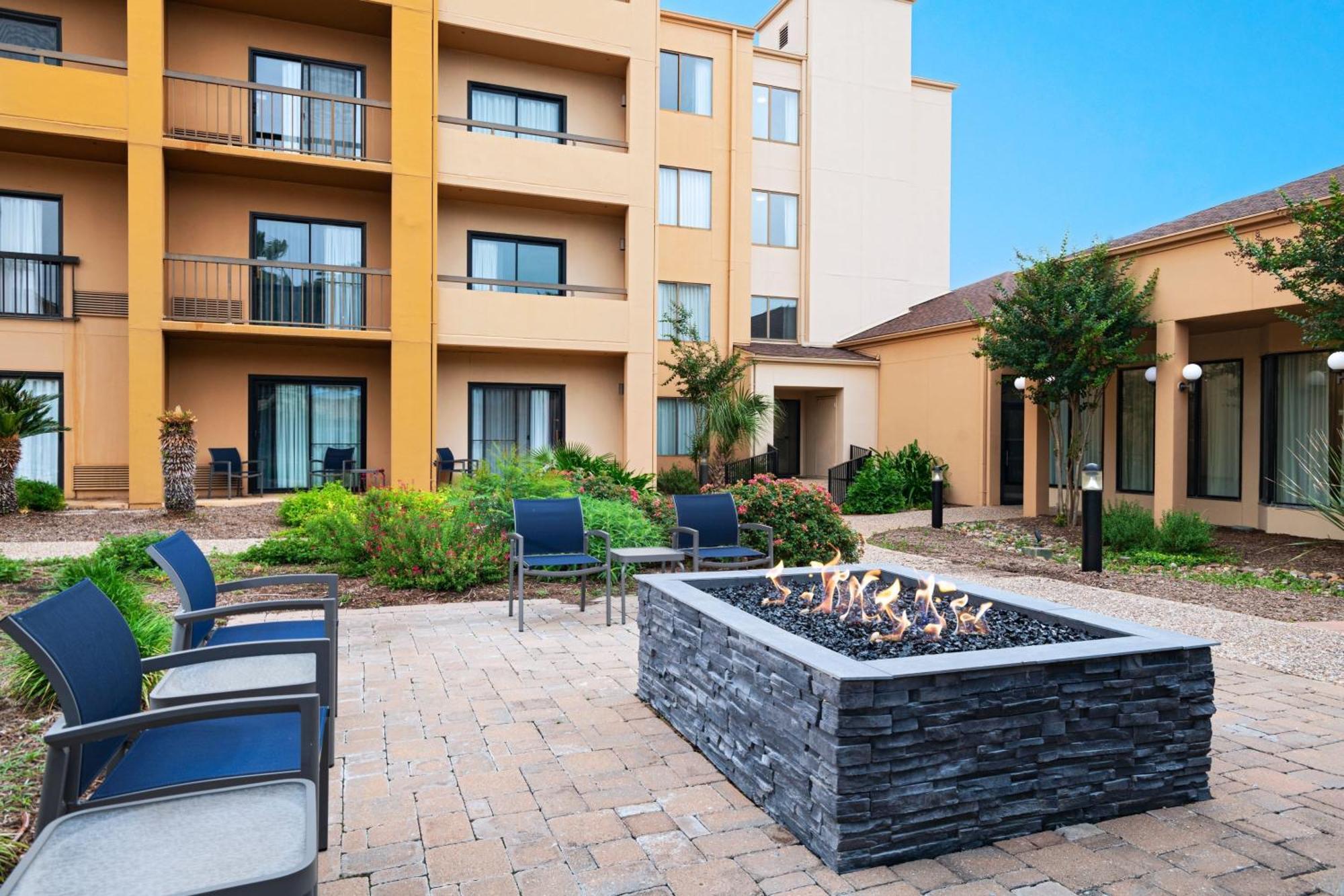 Hotel Courtyard By Marriott San Antonio Airport Exterior foto